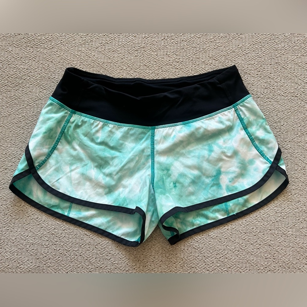 Lululemon shorts size 4